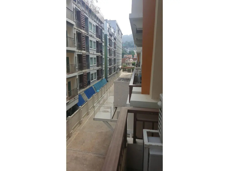 Phuket Villa Condominium — отель с удобным расположением в Патонг