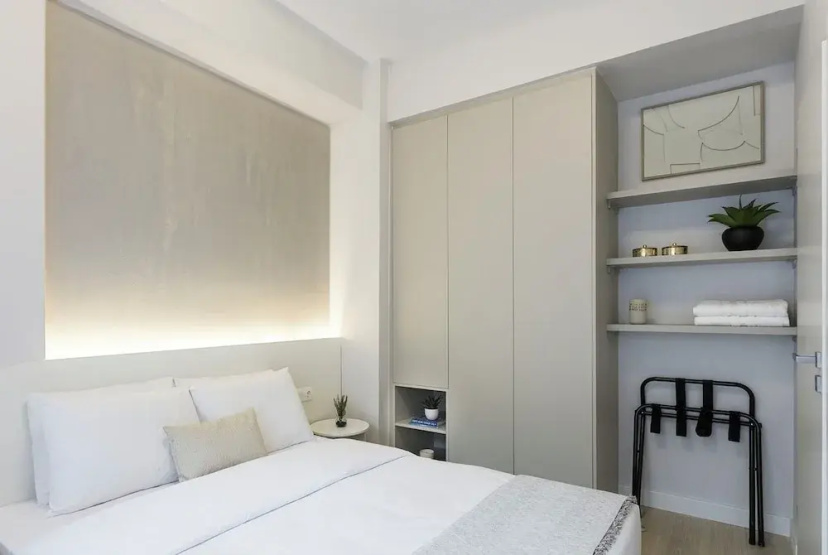 Athenian Modern & Luxury Apartments — забронировать отель в Афины