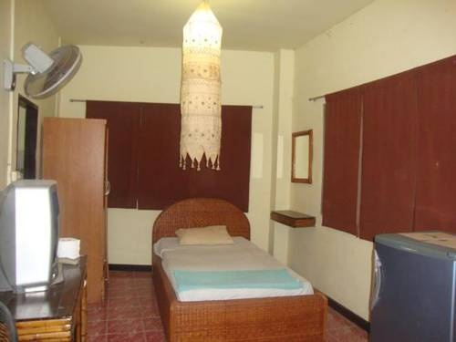 Gaeng Phet Restaurant & Guesthouse — отель с удобным расположением в Кохе