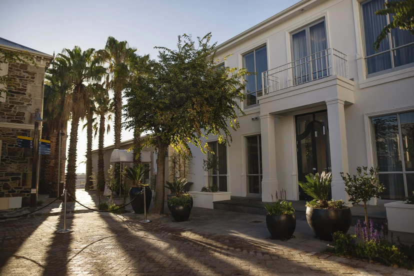 The Manor House at the Queen Victoria Hotel by NEWMARK — отель с удобствами в Кейптауне