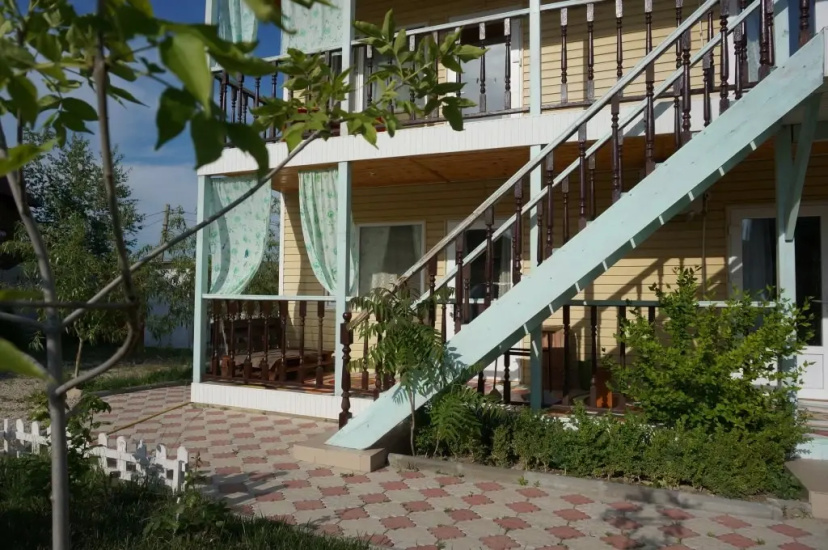 Abazhur Guest House — отель с удобствами в Коктебель