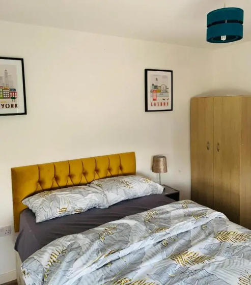 The Hive, Private Large Double Room, Barking, Close to London — отель в Лондоне, Соединенное Королевство