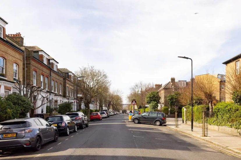 The Finsbury Park Arms - Elegant 2BDR Flat with Garden — отель в Лондоне, Соединенное Королевство