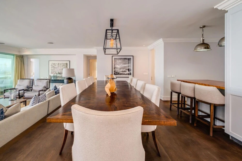 Gorgeous Camps Bay Apartment in Secure Block With Sea Views Caliche — комфортный отель в Кейптауне