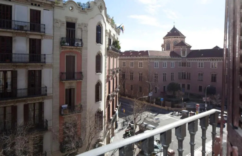 Enjoybcn Tapies Apartment — комфортный отель в Барселоне