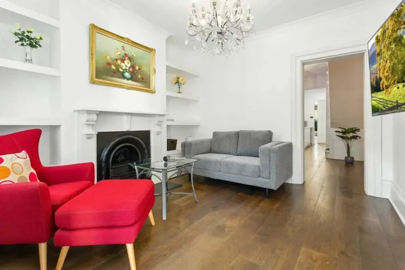 Traditional 2-bed Terrace House in Millers Point — забронировать отель в Сиднее