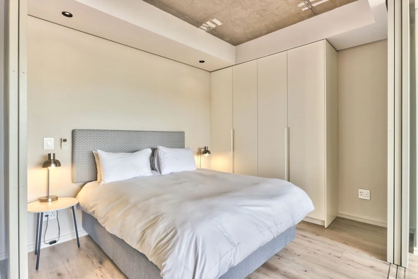 Great Studio With Balcony and City Views — отель с удобным расположением в Кейптауне