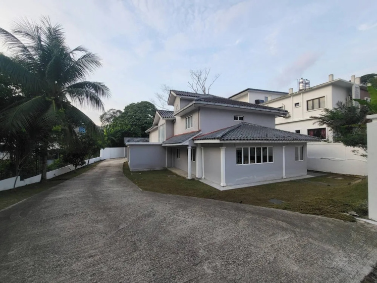 Luxury Tropical Bungalow in Damansara Golden Core 2 — отель в Куала-Лумпуре, Малайзия