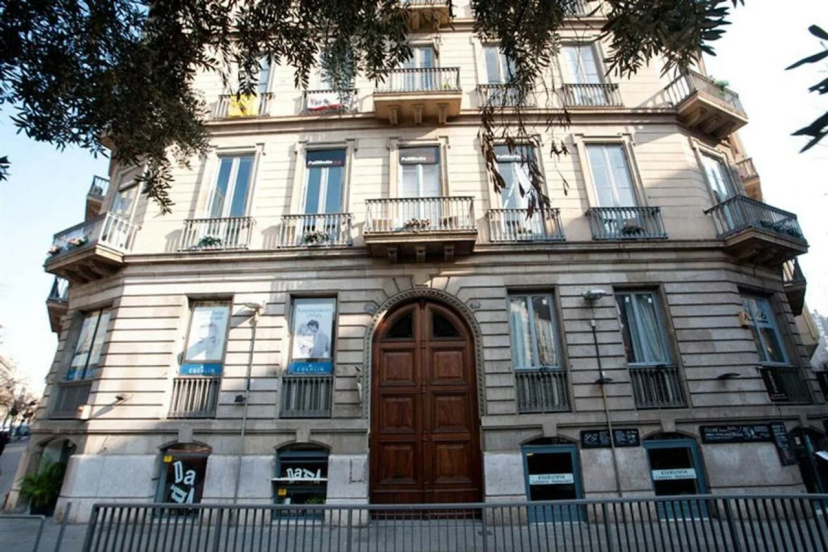 Hostal Bcn 46 — забронировать отель в Барселоне