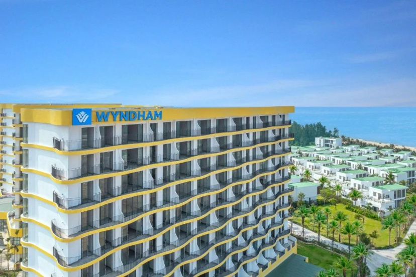 Wyndham Hoi An Royal Beachfront Resort & Villas — отель с отзывами гостей в Дананге