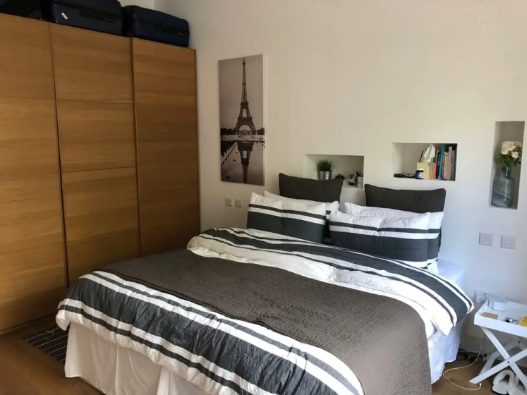 The Spacious Fitzjohn’s Road Apartment - RKC — отзывы гостей и цены