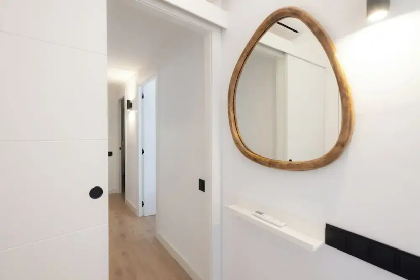 Stay U-nique Apartment Villarroel — отель с удобствами в Барселоне