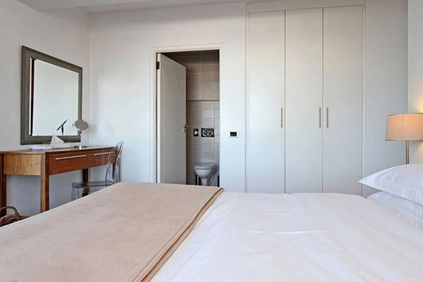 Цены на Camps Bay Holiday Apartment With Sea Views and Private Pool CBT Suite в Кейптауне