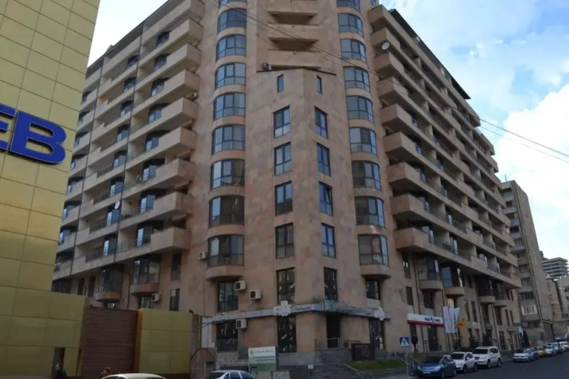 Rent in Yerevan - Apartment on Mashtots Ave. 3 — отель в Ереван, Армения