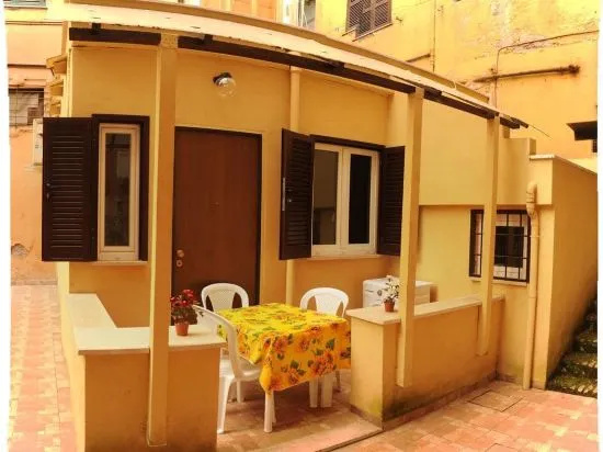 La Casa Di Peppe — забронировать отель в Риме