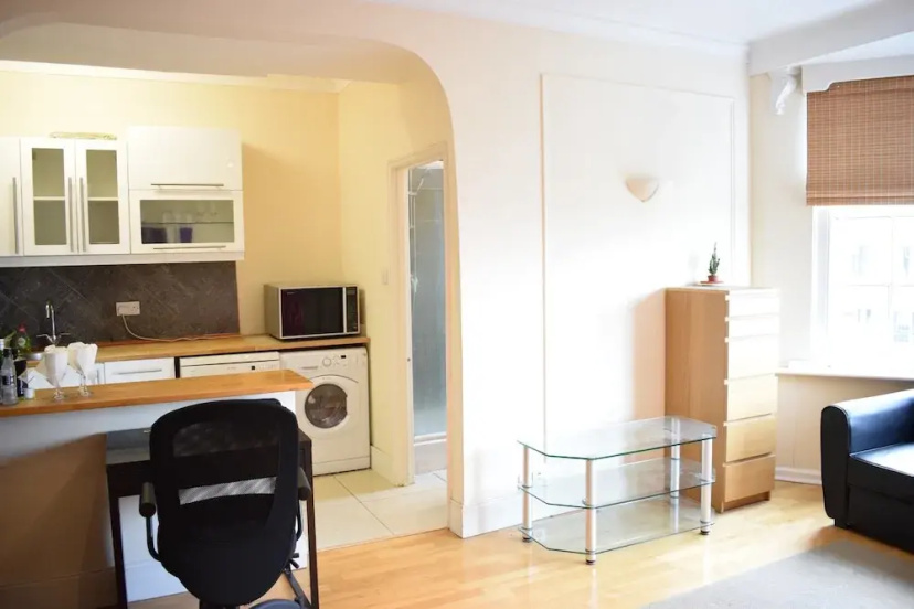Amazing 1 Bedroom Apartment Close to Hyde Park — комфортный отель в Лондоне