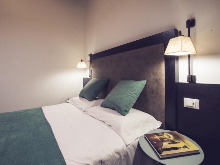 Panisperna Suite 2 Bedrooms — отель с удобствами в Риме