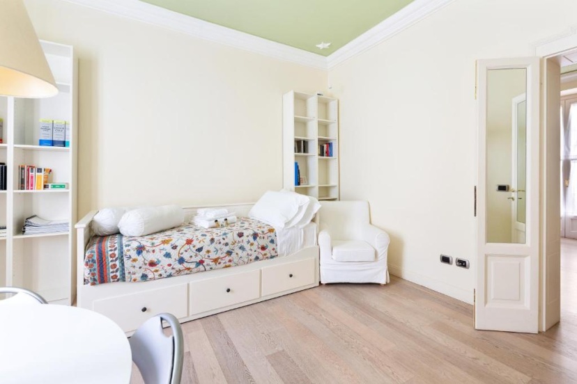 Corso Vercelli Elegant Apartment — отель с удобствами в Милане