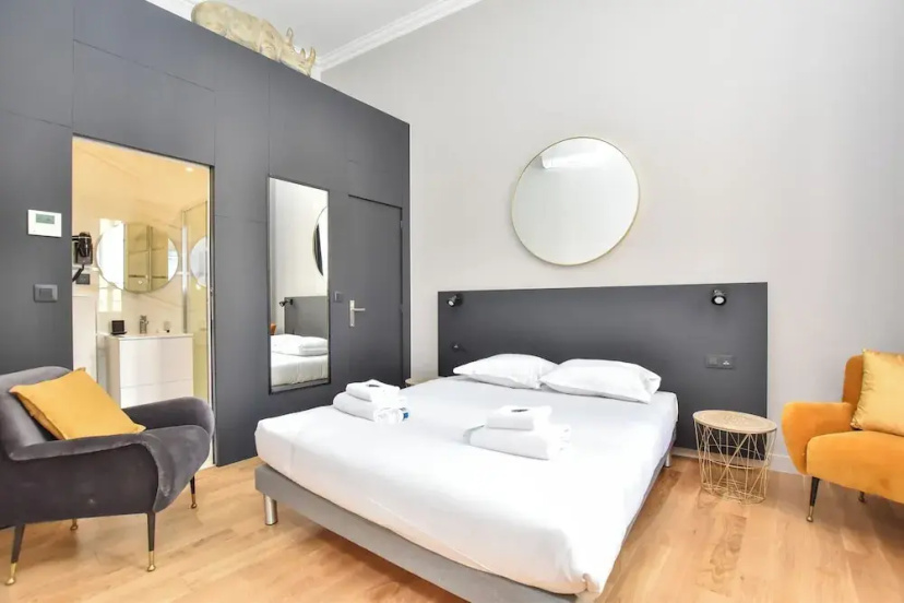 Cozy Apartment - 2br/7p - Arc de Triomphe — забронировать отель в Париже