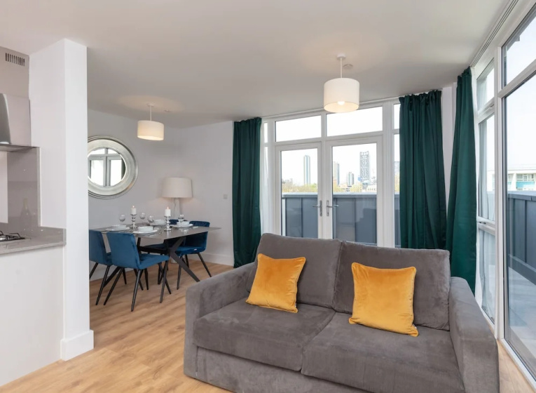 Deluxe South Central Apartment — забронировать отель в Лондоне
