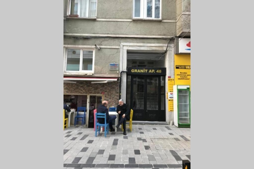 Cozy Apartment Next to Taksim Square — забронировать отель в Стамбуле