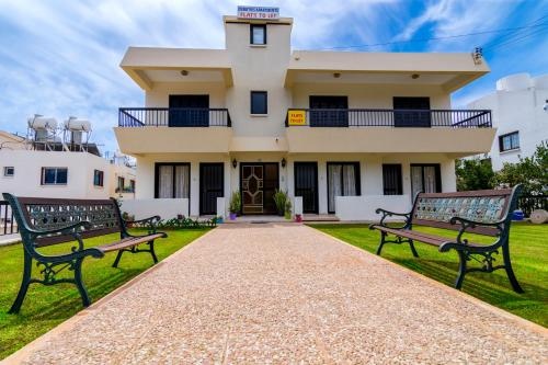 Demetris Apartments — отель в Айя-Напа, Кипр