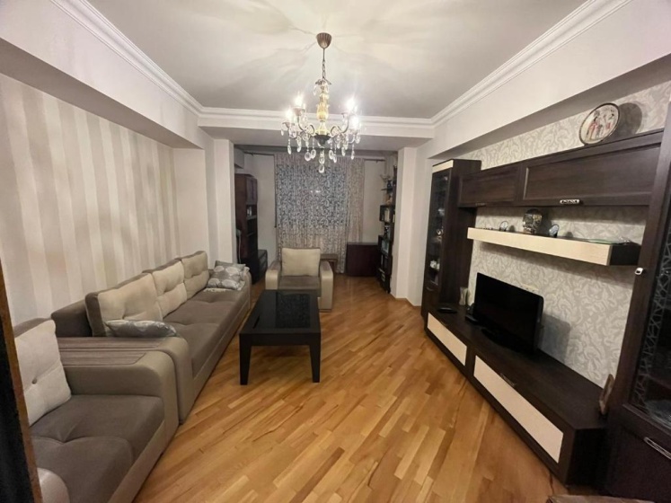 Large cozy apartment on beginning of Komitas Ave — отель с удобным расположением в Ереван