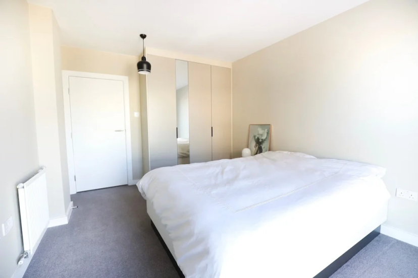 1 Bedroom Apartment With Balcony in Greenwich — забронировать отель в Лондоне