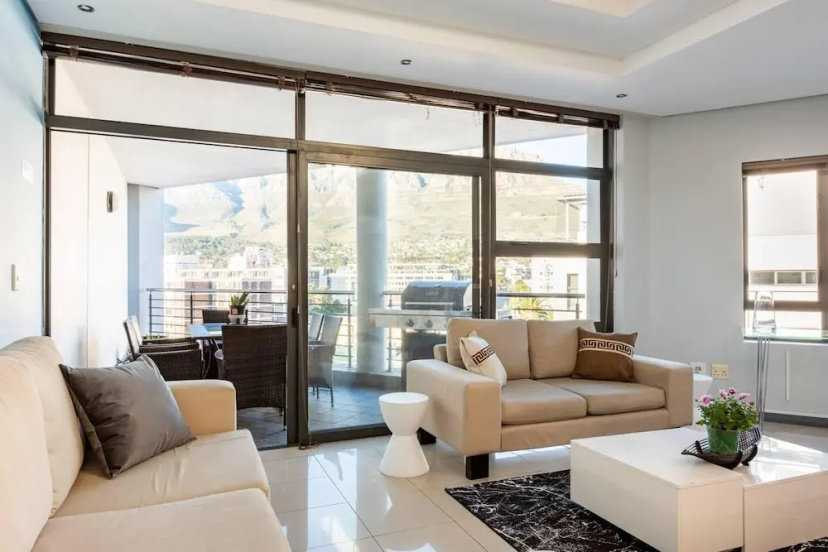 Цены на 3-bed, Sleeps 6, Free Parking в Кейптауне