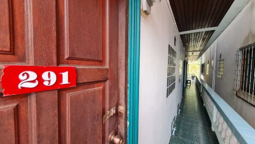 Pichnaree Guest House — забронировать отель в Патонг