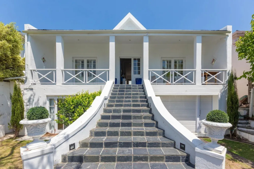 Sydney Green Point Villa — отель с удобным расположением в Кейптауне