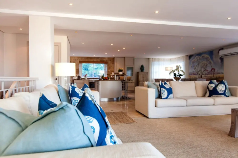 Geneva Drive Luxury Villa — отель с удобствами в Кейптауне
