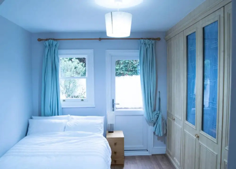 2 Bedroom Apartment Close to Clapham Junction Station — отель с удобным расположением в Лондоне
