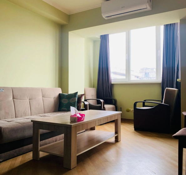 Cozy apartment near Republic Square — отель в Ереван, Армения