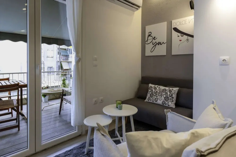 Phaedrus Living Modern City Flat Gkyzi — отель в Афины, Греция