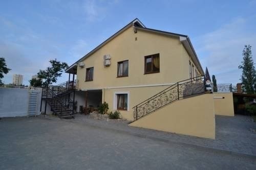 Guest House Neptun Near River — отель в Алушта, Россия