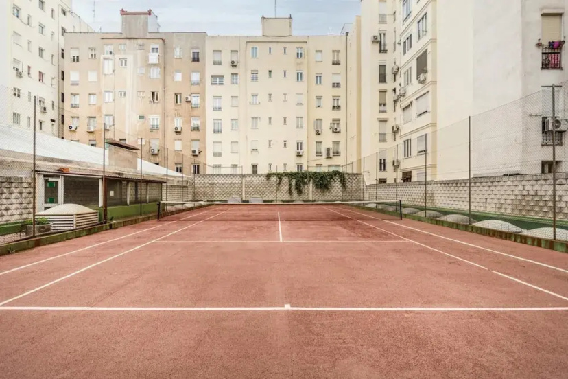 Jara - 2 Bedrooms and Shared Pool in Salamanca — отель с удобным расположением в Мадриде