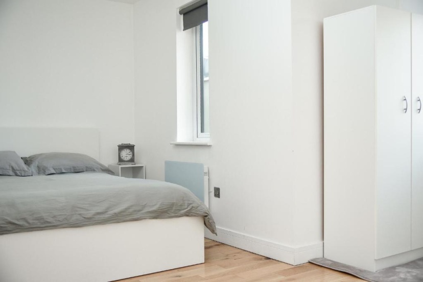 New 1bedroom serviced apartment with large balcony — забронировать отель в Лондоне
