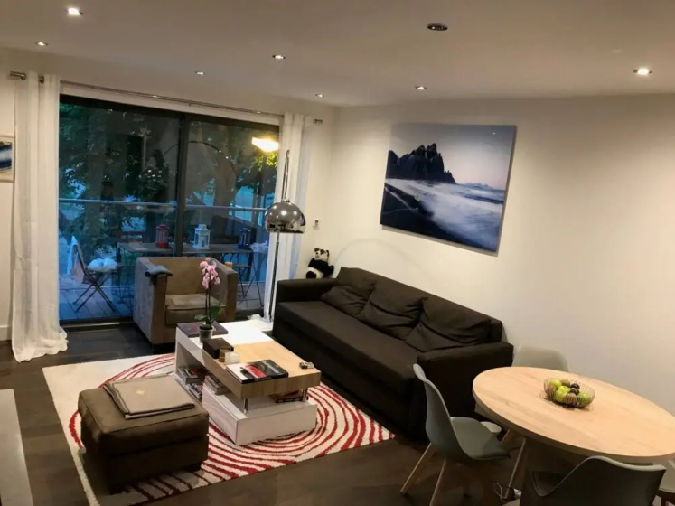 2 Bedroom Shoreditch Flat With Balcony — комфортный отель в Лондоне