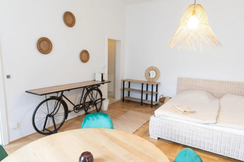 Stylish apartment near Mariahilferstrasse — отель с удобствами в вене