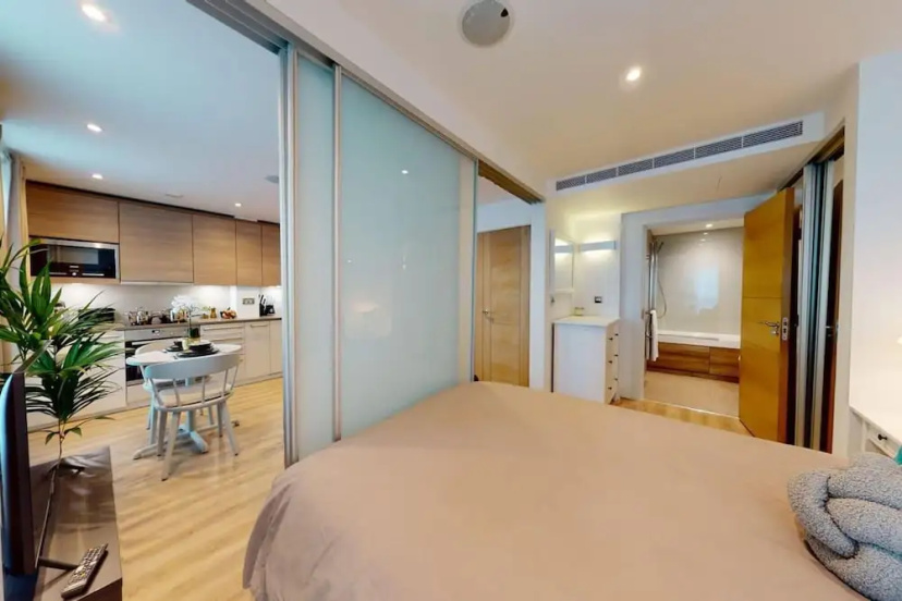 Цены на Charming 1-bed Apartment in London в Лондоне