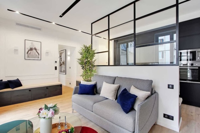Luxury Apartment With AC Center of Paris — комфортный отель в Париже