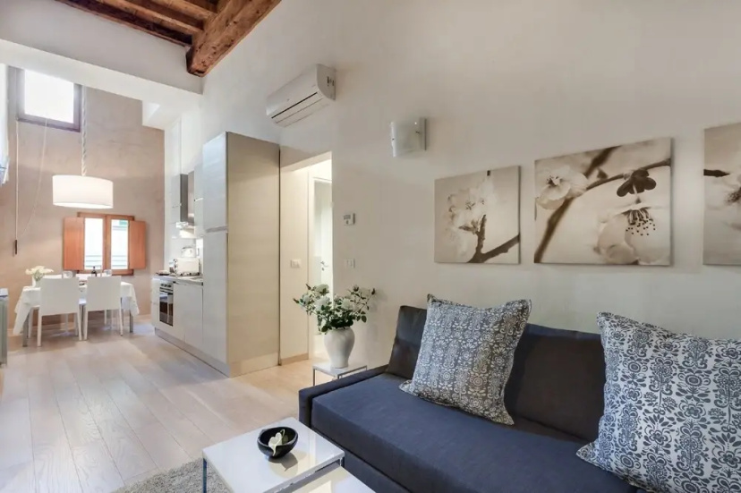 Uffizi-Ponte Vecchio Apartment — отель с удобствами в Флоренции