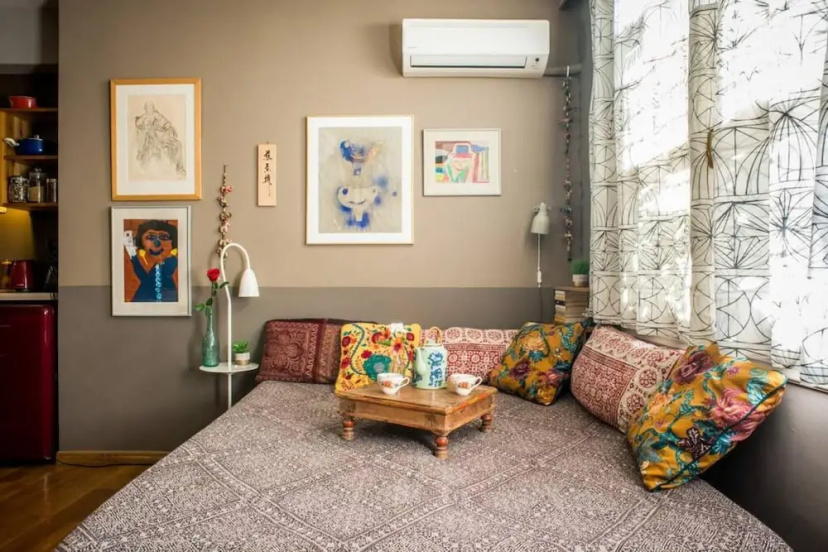 Living Like in a Cottage in the Center of Athens — комфортный отель в Афины