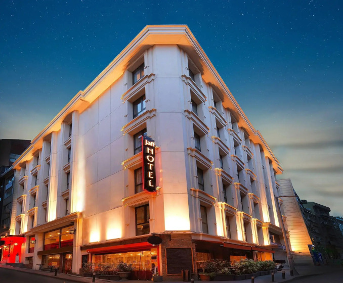 Сравните цены на Jaff Hotels Nisantasi в Стамбуле