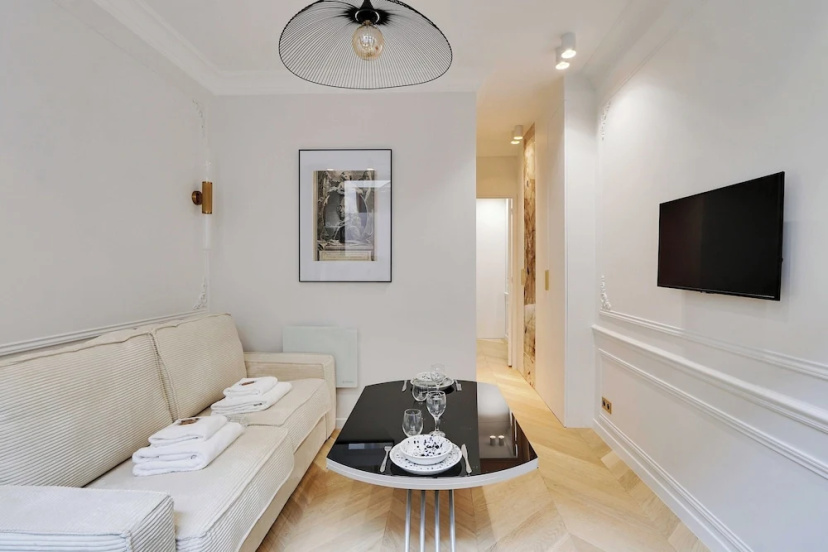 Цены на Charming Apartment - 1br/4p - Center of Paris в Париже