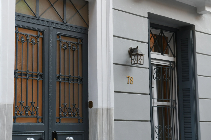 Сравните цены на Neapolis 1897 Boutique Luxury Rooms в Афины