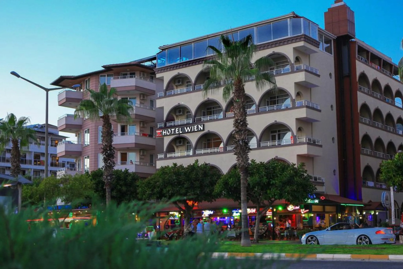 Wien Star Hotel — забронировать отель в Аланье