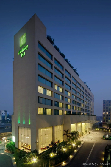 Holiday Inn Mumbai International Airport by IHG — отель с удобствами в Мумбаи