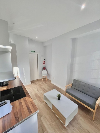 Ifema V in Madrid With 1 Bathrooms — отель с удобствами в Мадриде